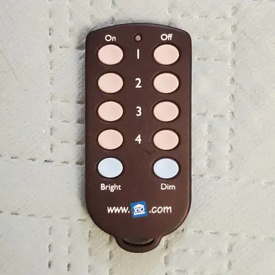 X10 KR22A 4-Unit Credit Card Controller Key Chain Remote