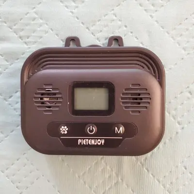 Ultrasonic Outdoor Anti-Barking Dog Bark Deterrent photo 2