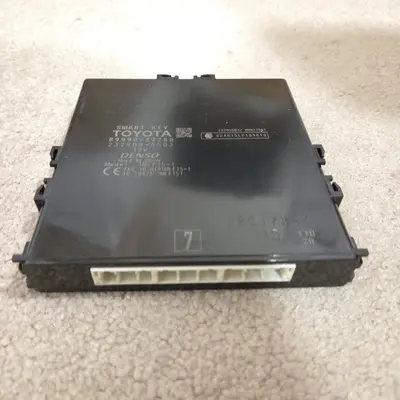 Toyota Prius Prime Smart Key Control Module 89990-47280, 2017-2020 photo 2
