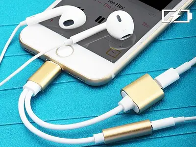 Lightning to 3.5mm Audio Adapter with Charging Port photo 3