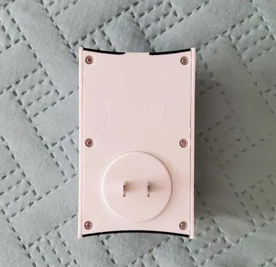 Electromagnetic and Ultrasonic Pest Repeller for Mice and Bugs photo 2
