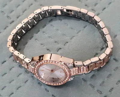 Women's Watch with Japan Movement photo 2