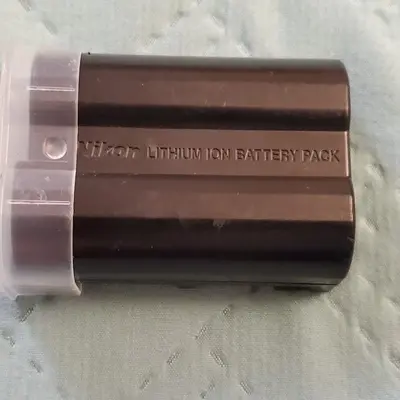 Original Nikon EN-EL15 Rechargeable Lithium-Ion Battery